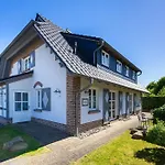 Gutshofhaeuser - Haushaelfte 1 Vakantiehuis