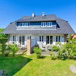 Gutshofhaeuser - Haushaelfte 1 Vakantiehuis