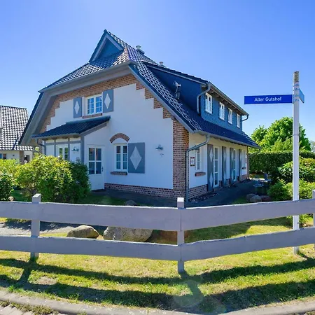 Gutshofhäuser - Haushälfte 1 * Sellin (Rugen)