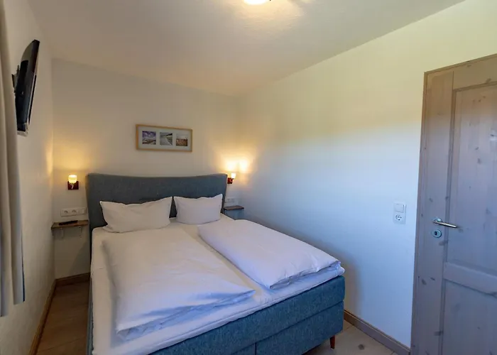 Gutshofhäuser - Haushälfte 1 *