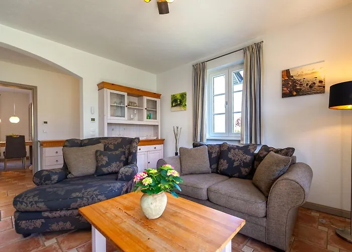 Ferienhaus Gutshofhäuser - Haushälfte 1 *